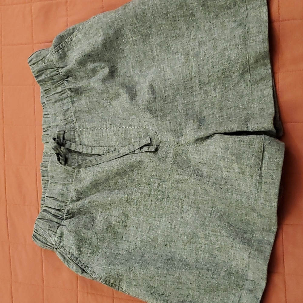 UNIQLO Linen Cotton Relaxed Fit Cuffed Shorts